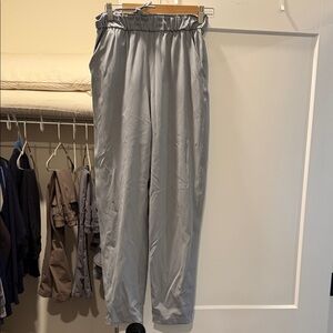 lululemon size 4 high rise stretch pants in gray